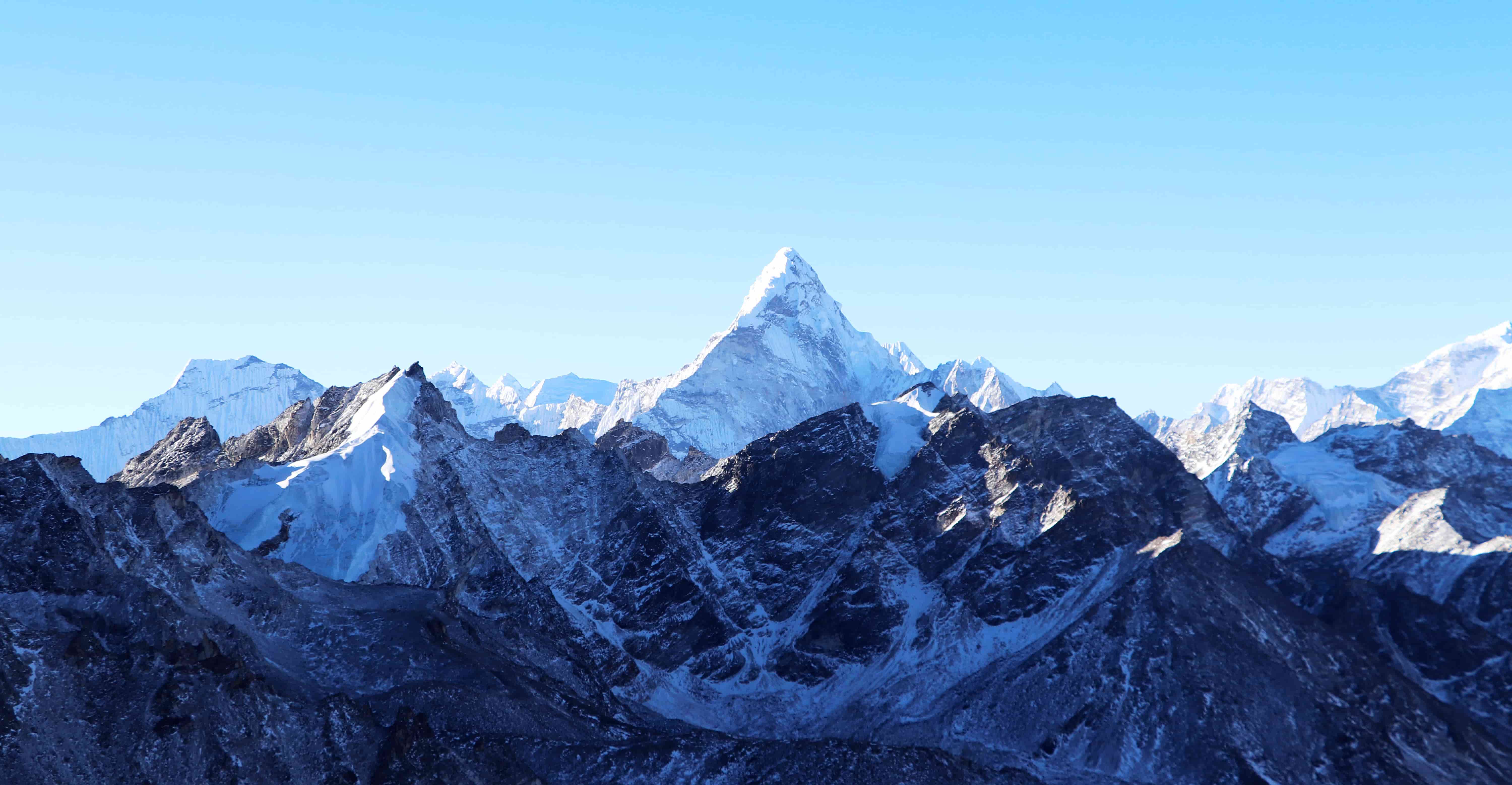 Mountain peak in the Himalayas hatzav aviv photography